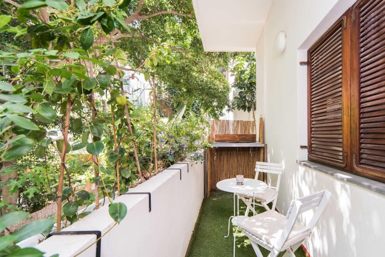 Apartment Modern Charm Balcony Retreat With Shelter By Sea N' Rent